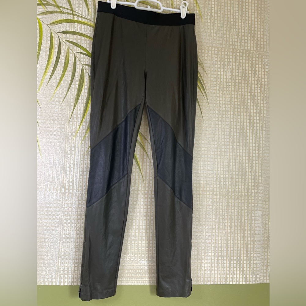 BCBG MaxAzria faux leather leggings olive/black Moto style Size S